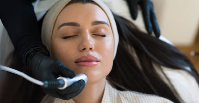 Hydrafacial treatment at Old Town Med Spa in Chicago.